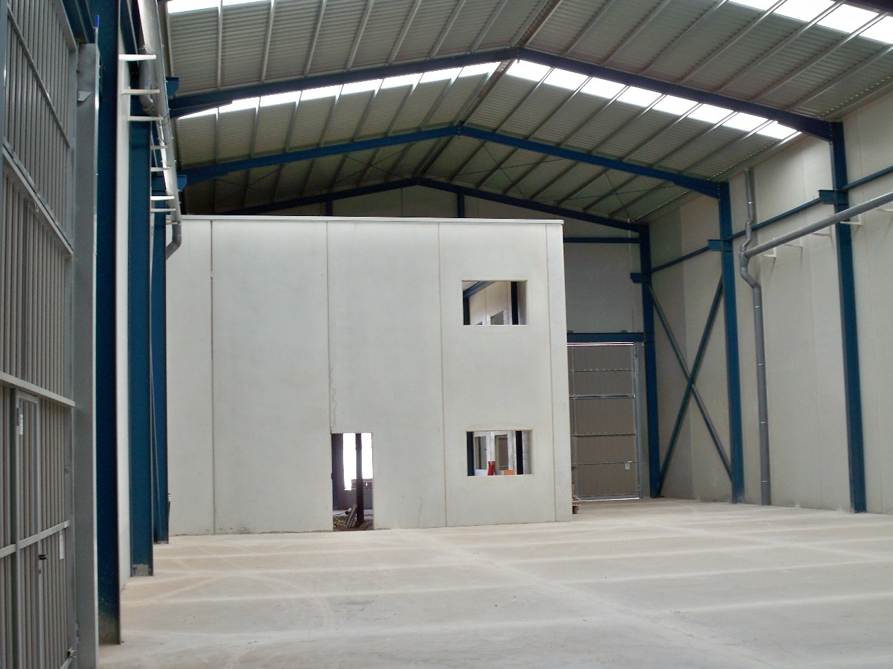 Alquiler y Venta de Naves Industriales en Los Camachos