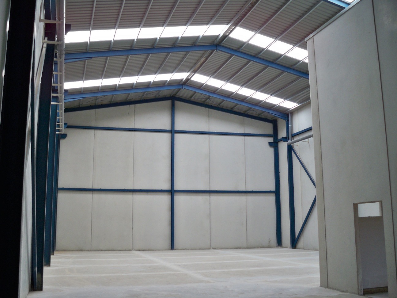 Alquiler y Venta de Naves Industriales en Los Camachos