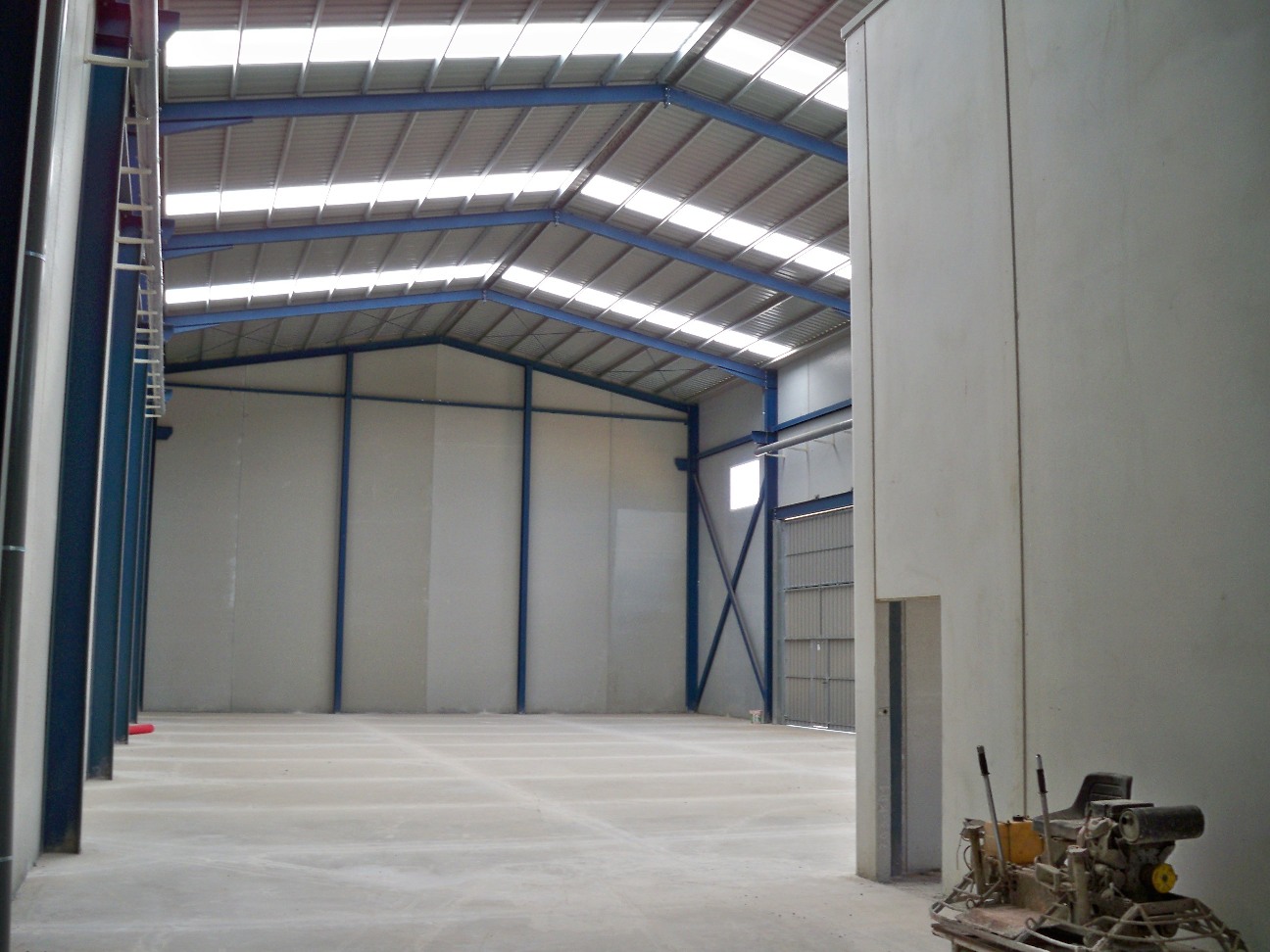 Alquiler y Venta de Naves Industriales en Los Camachos